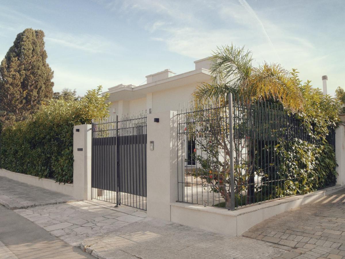ليتشي Adele E Il Duca Bed And Breakfast المظهر الخارجي الصورة