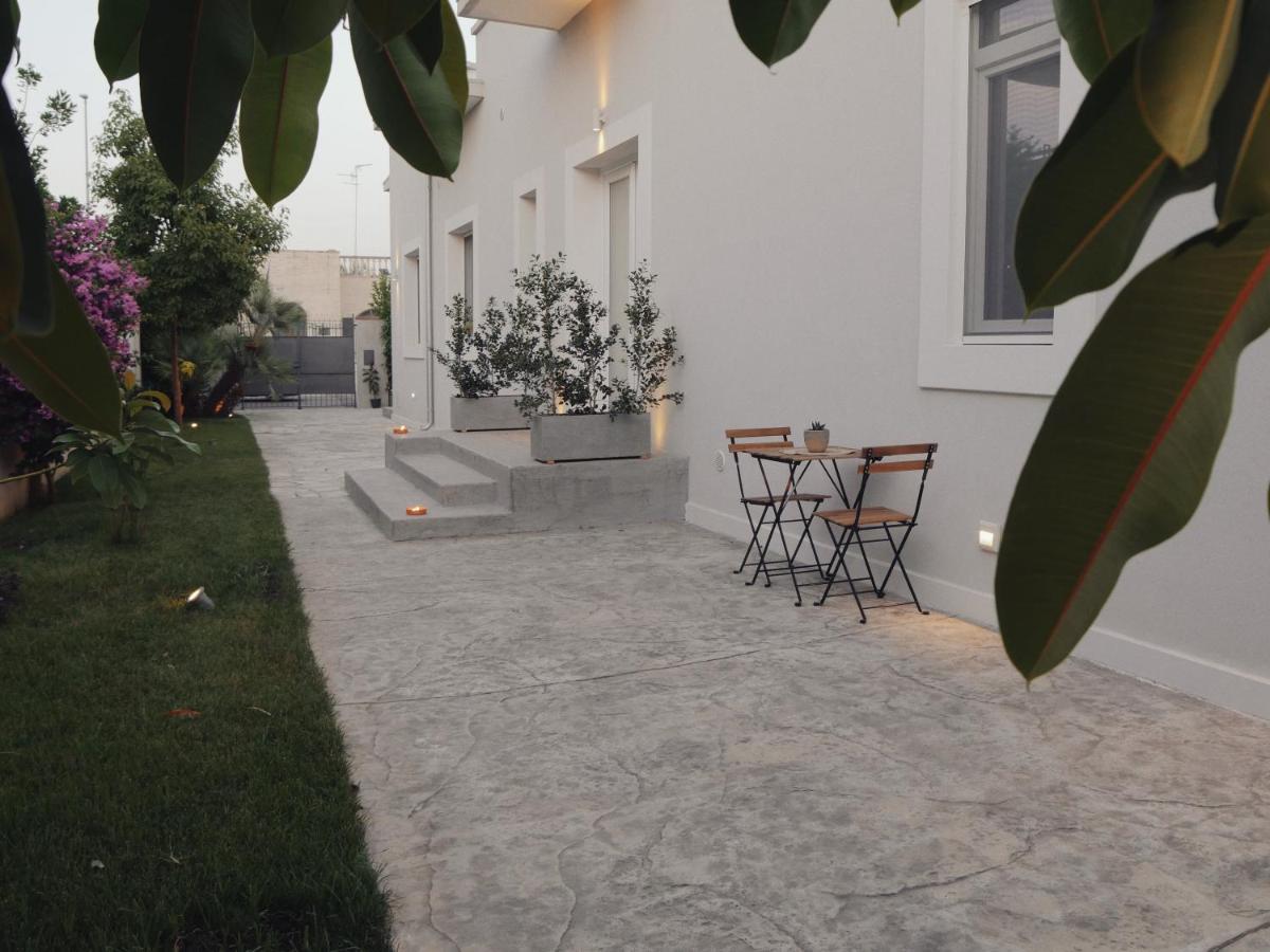 ليتشي Adele E Il Duca Bed And Breakfast المظهر الخارجي الصورة